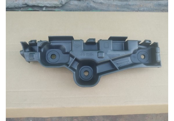 Кронштейн бампера переднього правий Renault Sandero II, Logan II, 631427092R