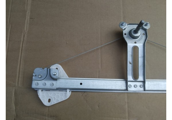 Склопідйомник передній правий механічний Renault Logan, Logan MCV, 8200800404, 6001547148, 6001550272
