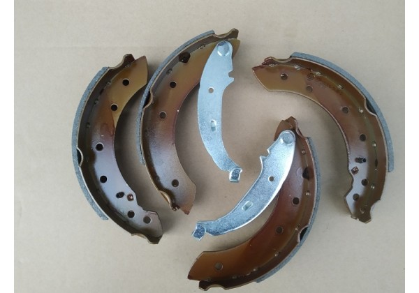 Гальмівні колодки задні Renault Logan, Sandero, Clio, II, Laguna, 7701208111, 7701203979, 7701205720, для авто з ABS