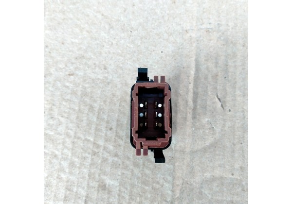 Кнопка склопідіймача правих дверей Renault, 8200057321