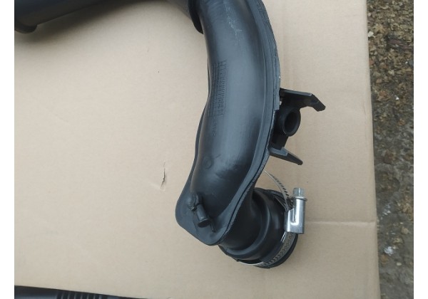 Патрубок інтеркулера від радіатора до колектора Renault Megane II, Scenic II 1.5 dci, 8200208708 *