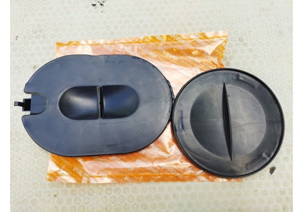 Заглушки, лючки переднього підкрилка, комплект Renault Megane II, 7701055351, 7701055352
