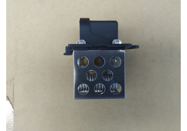 Резистор вентилятора радіатора Renault Scenic III, Megane III, Fluence, 214936501R, 214819402R, 214935733R* 