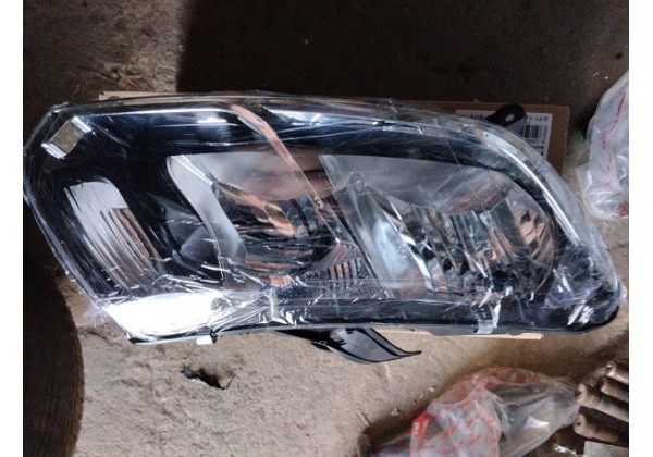 Фара права Renault Logan II, Logan MCV II, Sandero II, 13 - 17, 260106223R