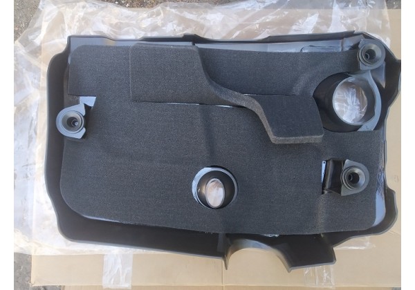Накладка двигуна декоративна Renault 1.5 dCi, 8200365952, 8200404674