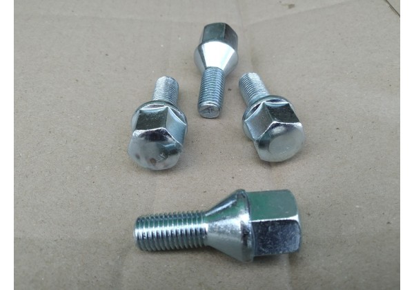 Болт колеса Renault, 8200030701, під ключ на 19 