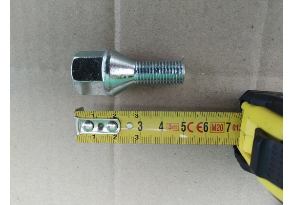 Болт колеса Renault, 8200030701, під ключ на 19 