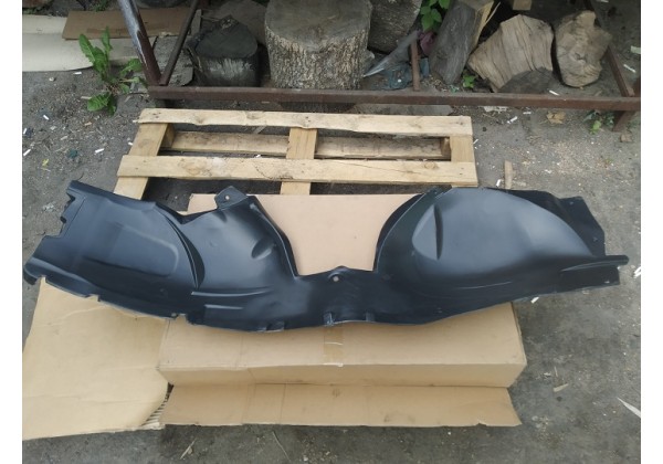 Підкрилок передній правий Renault Sandero, 07-13, 8200735437