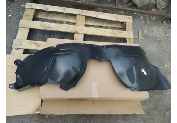Підкрилок передній правий Renault Sandero, 07-13, 8200735437