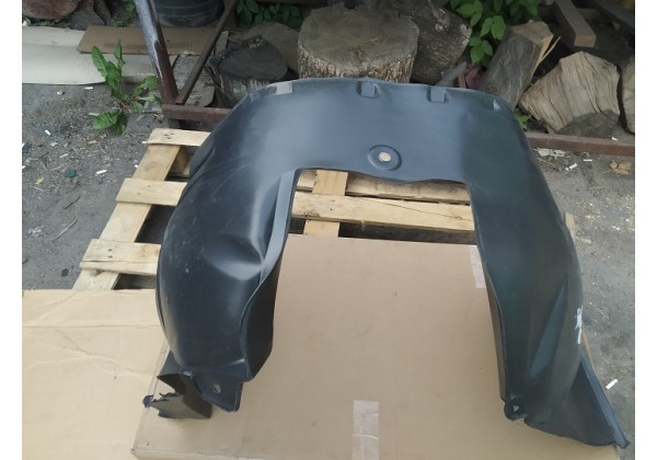 Підкрилок передній правий Renault Sandero, 07-13, 8200735437
