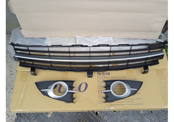 Решітка переднього бампера, центральна, хром Renault Scenic II, Grand Scenic II, 06-09, 7701477302