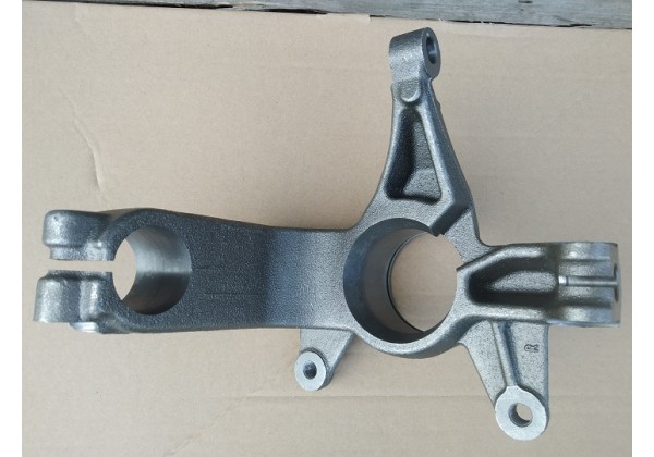 Цапфа, кулак поворотний передній правий на 23 зуба Renault Megane II, 8200150223, 8200297032