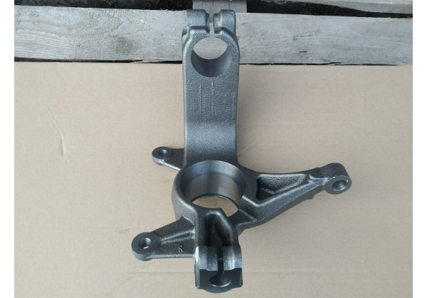 Цапфа, кулак поворотний передній правий на 23 зуба Renault Megane II, 8200150223, 8200297032