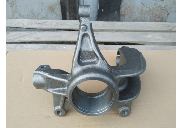 Цапфа, кулак поворотний передній правий на 23 зуба Renault Megane II, 8200150223, 8200297032