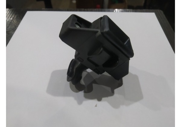 Замок кришки багажника верхній Renault, 7700838546 *