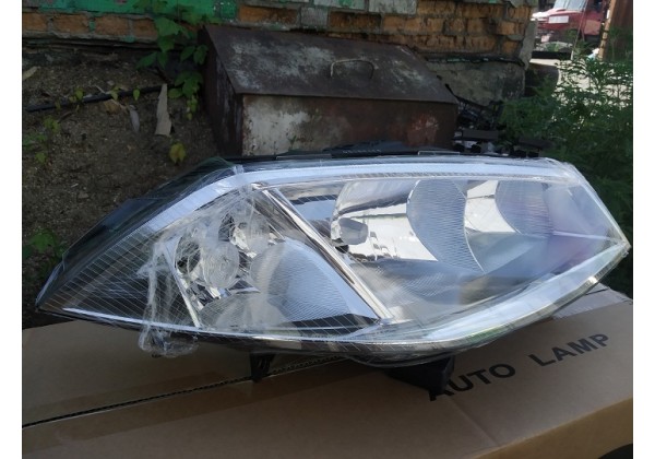 Фара передня права Renault Megane II, 03-06, 8200073221, 7701064017 *