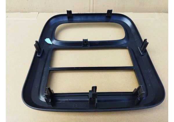Консоль центральна, корпус магнітоли Renault Trafic III, 682603912R