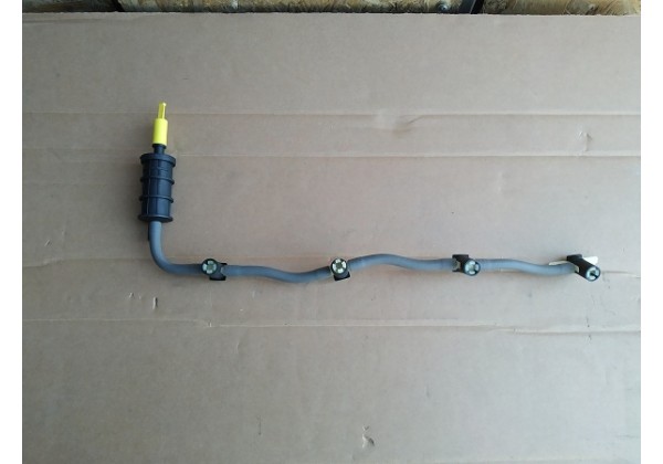 Трубка обратки з клапаном Renault 2.0 dci, M9R, 8200894668, 8200762577, 8200596291, 8200417884