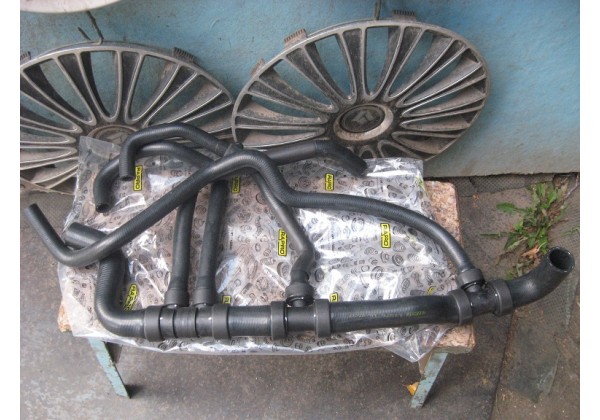 Патрубок системи охолодження, (павук) Renault Trafic II 1.9 dci, 8200151876, 8200262890
