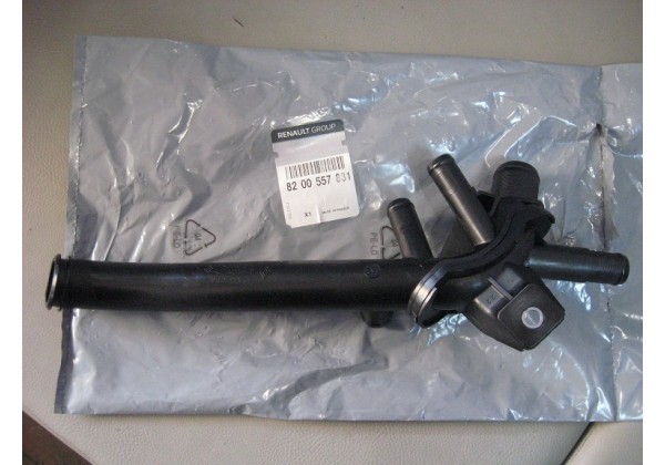 Патрубок системи охолодження Renault Logan, Clio 2, Kangoo, Symbol 1.5 dCi, 8200557831