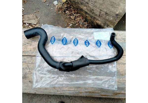 Патрубок охолодження верхній Peugeot 306, Partner, Citroen ZX, Berlingo 1.8, 1.9 d, 1343V5, 1343K1, 96050267