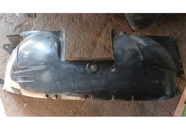 Підкрилок передній лівий Renault Logan, Logan MCV, Sandero, 8200735438, 08-13