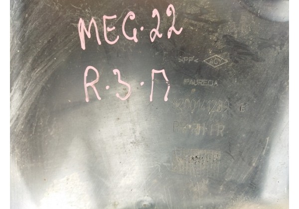 Підкрилок заднього крила правий передній Renault Megane II, 8200141289