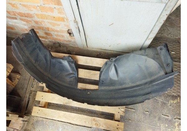 Підкрилок передній правий Renault Sandero, 07-13, 8200735437