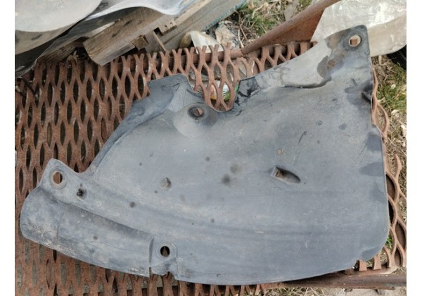 Підкрилок передній лівий, передня частина Renault Clio III, 8200289935*