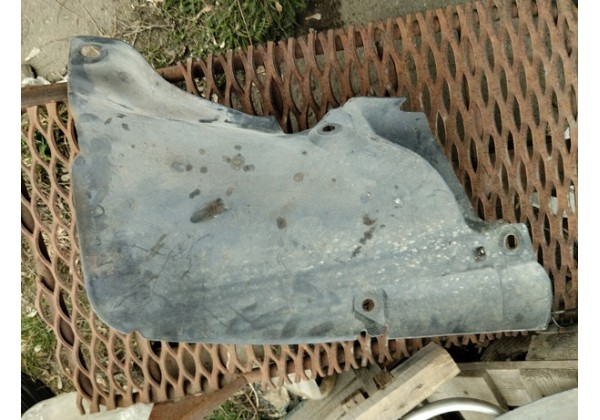 Підкрилок передній правий, передня частина Renault Clio III, 8200289937*