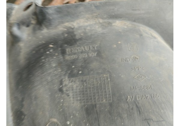 Підкрилок передній правий, передня частина Renault Clio III, 8200289937*