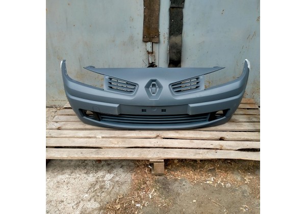 Бампер передній, комлектний, з решітками на ПТФ Renault Megane II , 06 - 08, 620223579R, 7701476892 