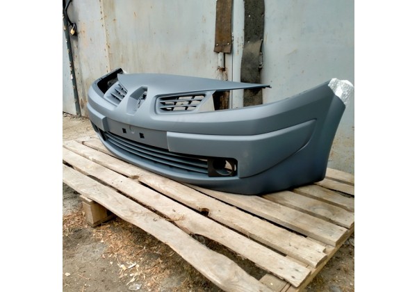 Бампер передній, комлектний, з решітками на ПТФ Renault Megane II , 06 - 08, 620223579R, 7701476892 