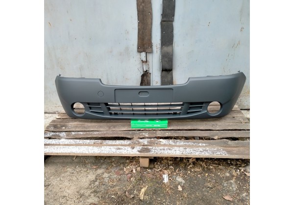 Бампер передній з отворами під ПТФ Renault Trafic II, Nissan Primastar, 07-14, 7701209346 *