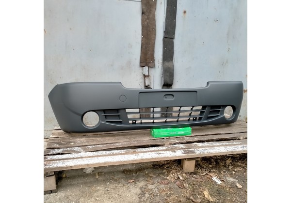 Бампер передній з отворами під ПТФ Renault Trafic II, Nissan Primastar, 07-14, 7701209346 *