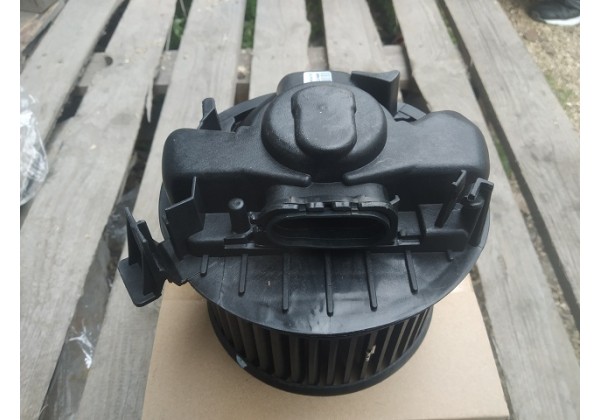 Моторчик пічки, вентилятор салону Renault Logan, Logan MCV, Sandero, Twingo II, Duster, 6001547691, 7701067982