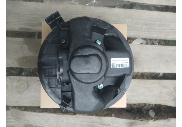 Моторчик пічки, вентилятор салону Renault Logan, Logan MCV, Sandero, Twingo II, Duster, 6001547691, 7701067982