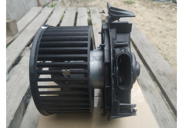Моторчик пічки, вентилятор салону Renault Logan, Logan MCV, Sandero, Twingo II, Duster, 6001547691, 7701067982