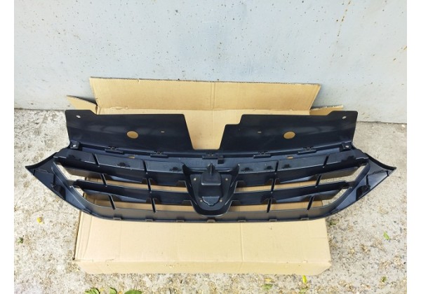 Решітка радіатора верхня Renault Lodgy, Dokker, 623104478R