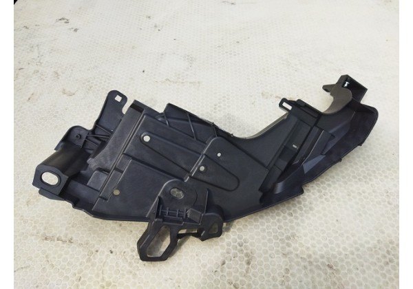 Кронштейн бампера передній правий Renault Megane III, 13-16, 622225493R