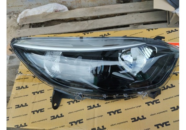 Передня фара права чорна Renault Captur, 13-17, 260100758R, 260101715R, 260105066R*