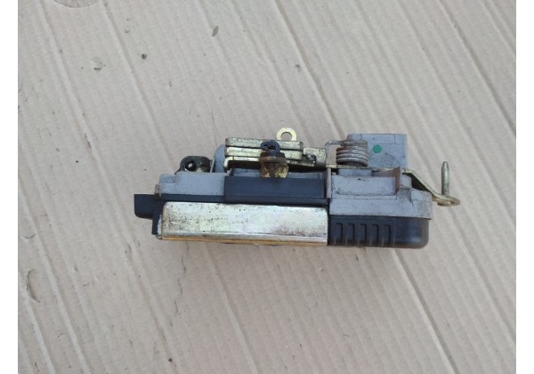 Замок передньої лівої дверки електричний Citroen C8, Peugeot 807, 6 pin, 9135L4
