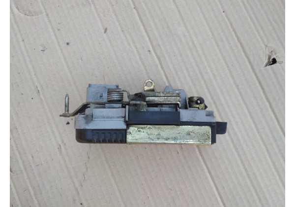 Замок передньої правої дверки електричний Citroen C8, Peugeot 807, 6 pin, 9136L8
