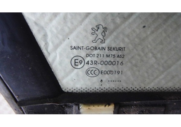 Скло кутове правої передньої дверки Peugeot 308, T7, 07-13, SW, HB 5 дв, 9300T9, 9656648380