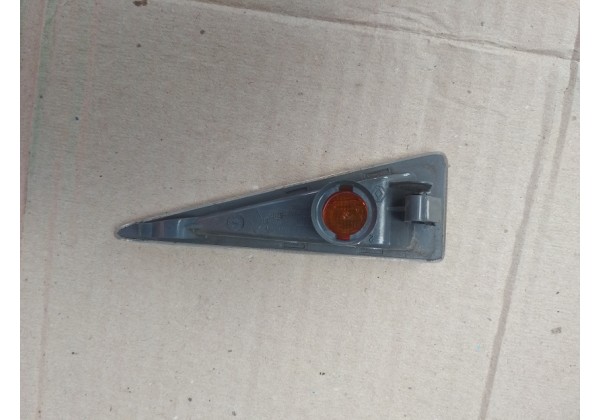 Повторювач повороту лівий на крилі Renault Megane II, Scenic II, Espace IV, Vel Satis, 8200027150