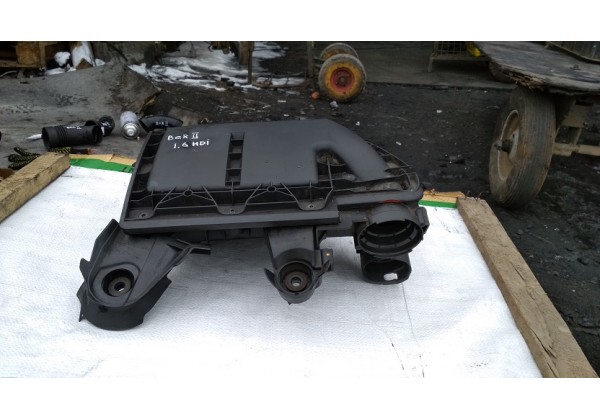 Корпус повітряного фільтра Peugeot, Citroen 1.6 HDi,  9673061080