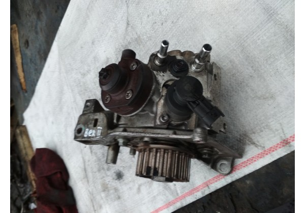 Паливний насос високого тиску (ТНВД) Peugeot Partner II, Berlingo II, Expert II, Scudo II, Jumpy II, C3, C4, DS3, DS4, 206, 208, 301, 308 1.4, 1.6 hdi, 9688499680, 0445010516, 0445010552