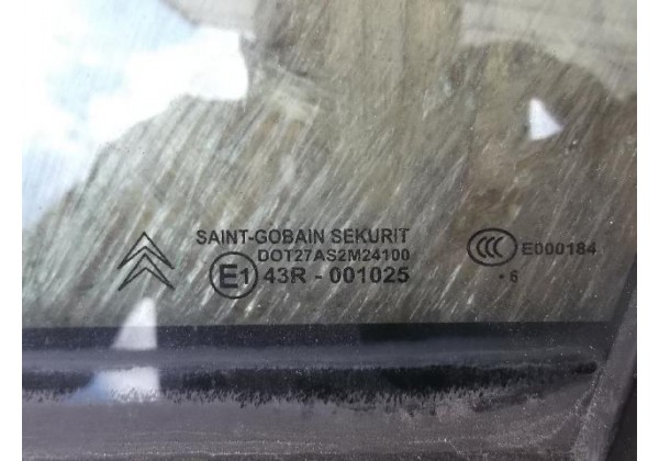 Кутник лівої передньої дверки Citroen C4, 2006 р, купе
