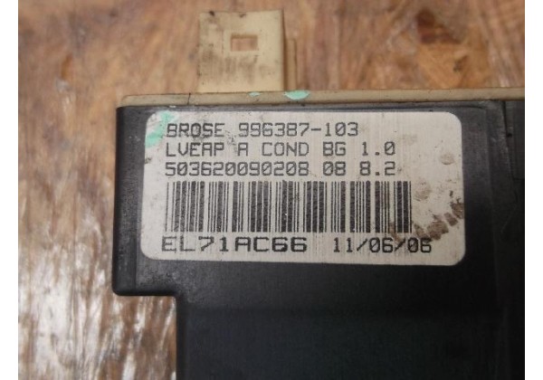 склопідйомник електричний правий передній з моторчиком Citroen C4, 9647442380, купе
