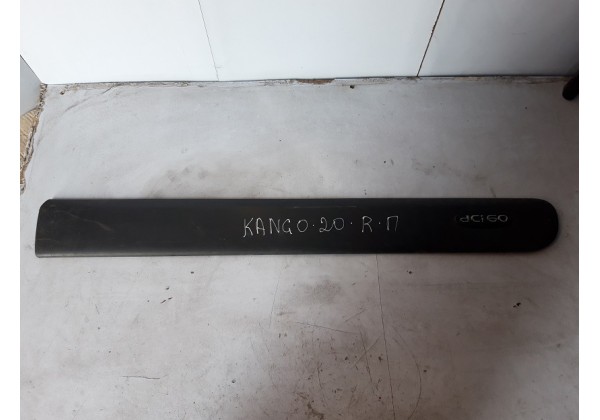 Молдинг правої передньої дверки Renault Kangoo, 03-09, 8200077535, 8200077540, 8200077541, 8200077543